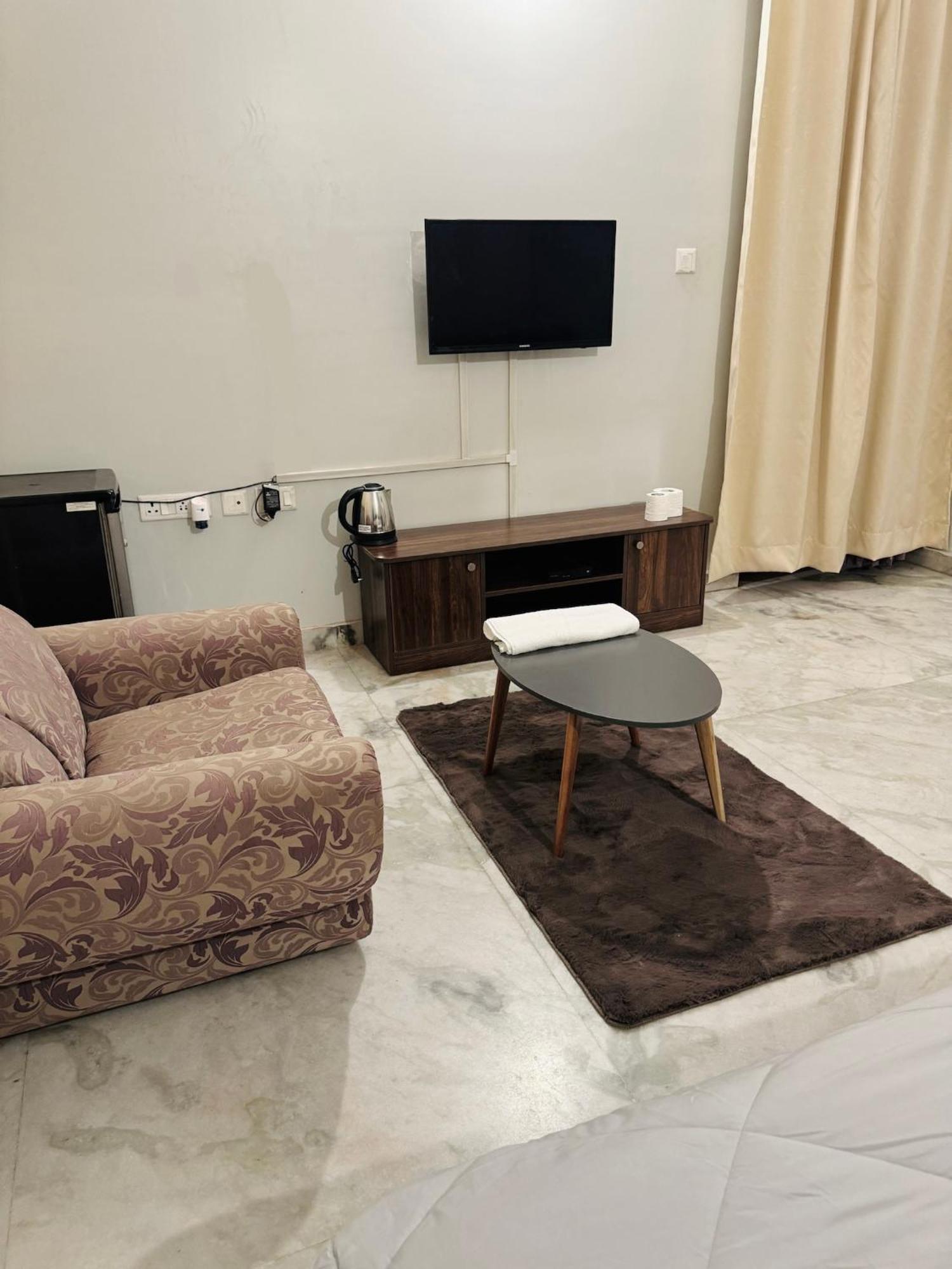 Homestay Riya *